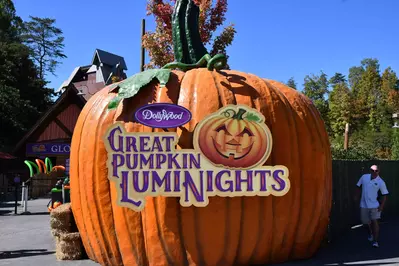 Dollywood Luminights and the great pumpkin