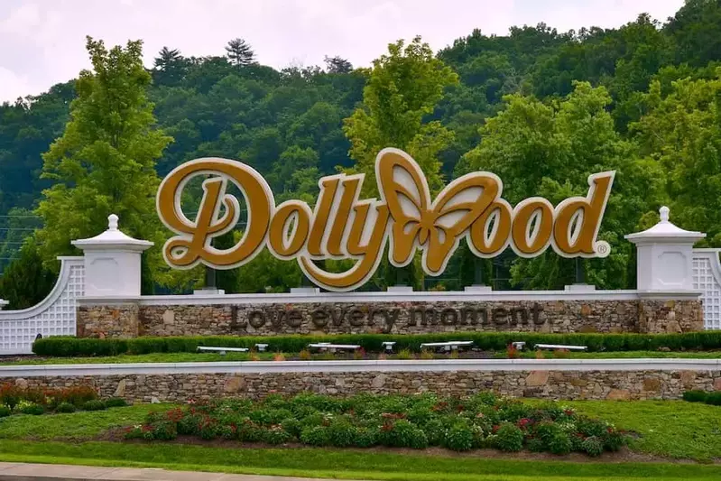 Beautiful sign at the entrance to Dollywood in Pigeon Forge Tn