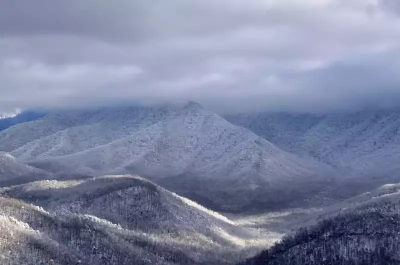 The beautiful winter scenery in the Smoky Mountains.