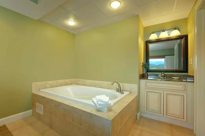 Jacuzzi  in Pigeon Forge condo