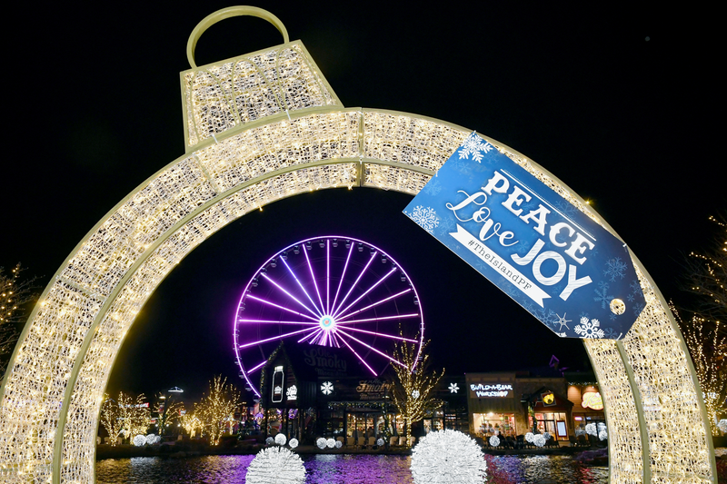 winterfest at the island in pigeon forge